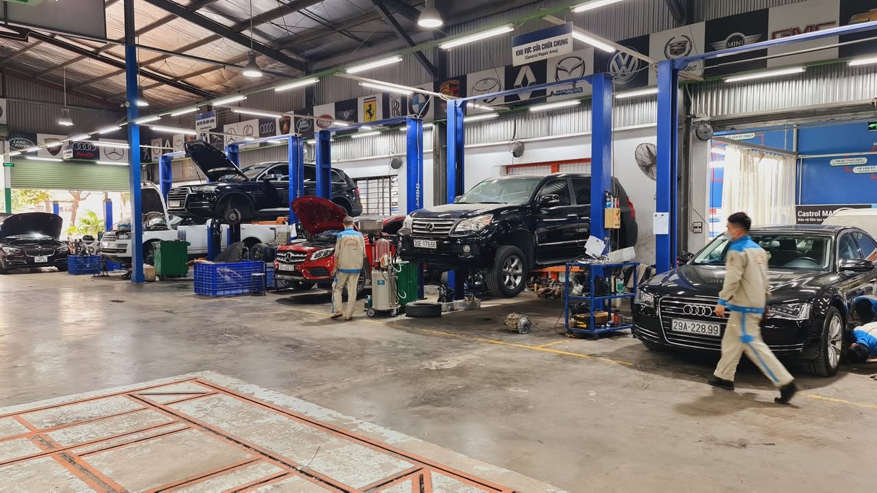 AI Và IoT 2025: Xu Hướng Công Nghệ Nâng Cao Hiệu Quả Quản Lý Gara Ô Tô AI Và IoT 2025: Xu Hướng Công Nghệ Nâng Cao Hiệu Quả Quản Lý Gara Ô Tô