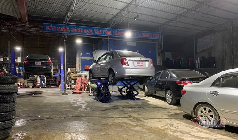 Nâng Cao Trải Nghiệm Khách Hàng: Giữ Chân & Thu Hút Khách Gara Ô Tô 2025 Nâng Cao Trải Nghiệm Khách Hàng: Giữ Chân & Thu Hút Khách Gara Ô Tô 2025