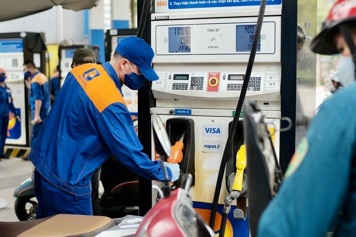 Xăng E10: Nhiên Liệu Xanh Cho Môi Trường Và Hiệu Suất Bền Vững Xăng E10: Nhiên Liệu Xanh Cho Môi Trường Và Hiệu Suất Bền Vững